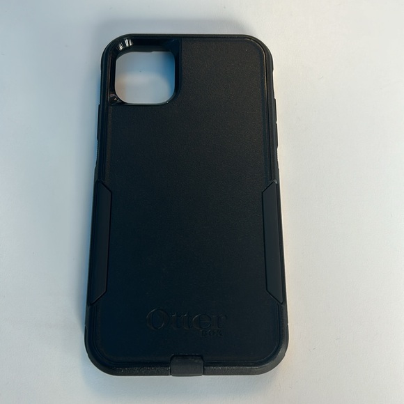 iPhone 11 OtterBox Commuter Series - Picture 2 of 5
